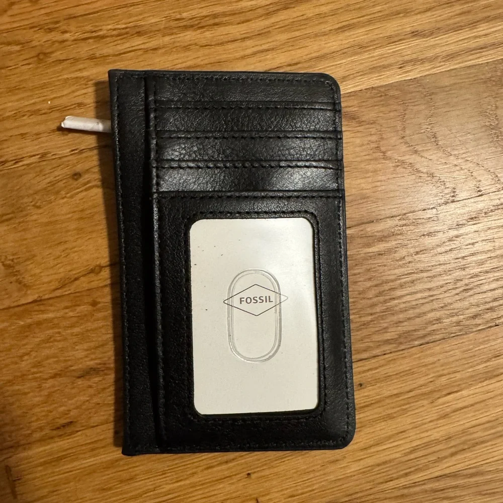 Fossil Black Leather card wallet with Gold Zipper - Picture 5 of 6